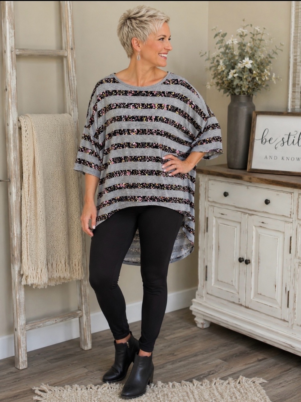Lula Roe women’s tunic